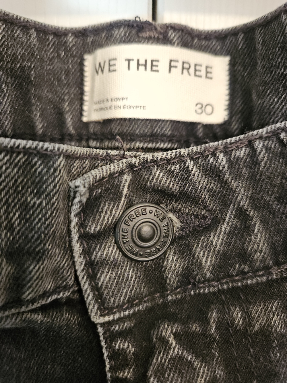 Free People We The Free West Coast Relaxed Flare Jeans Berry Black 30 NWT - Picture 3 of 9
